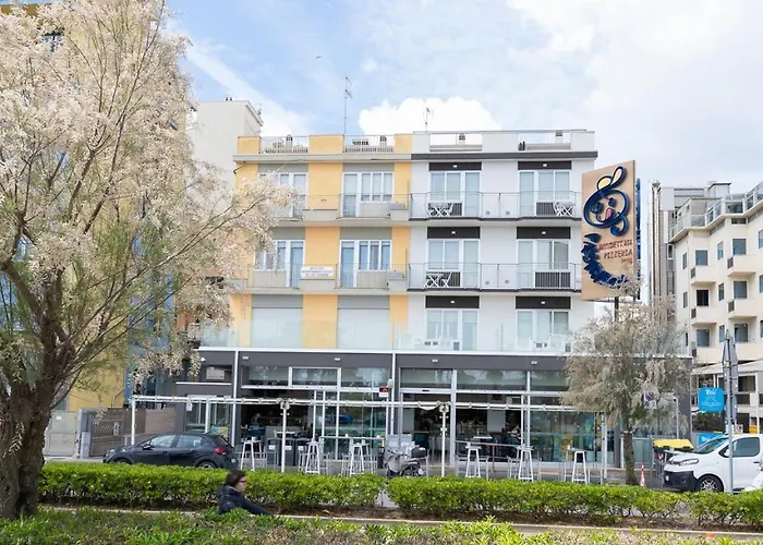 Ξενοδοχείο με διαμερίσματα Rex